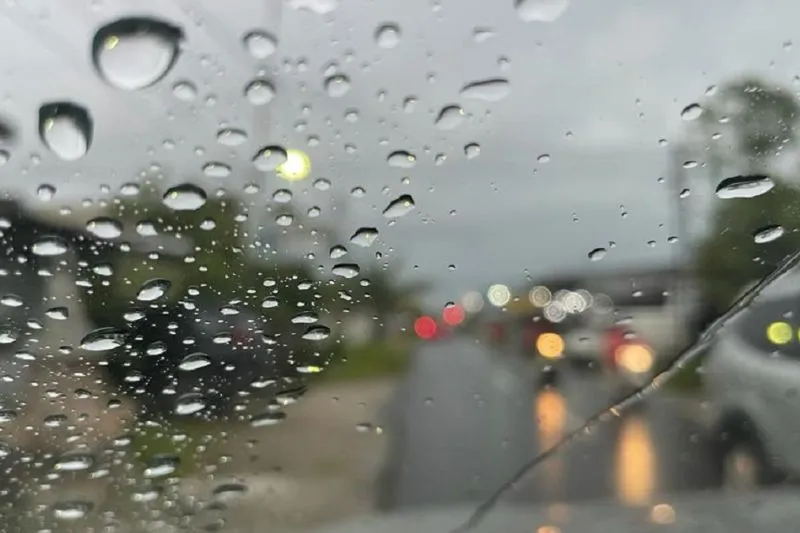 prakiraan-cuaca-natal-2025-bmkg-ingatkan-potensi-hujan-lebat-di-banten-dan-jakarta-24122025-134752