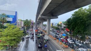 ilustrasi-cuaca-hujan-di-kota-makassar-6_169