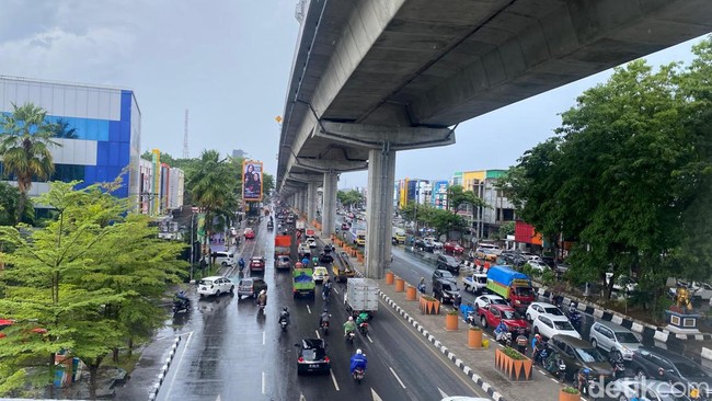 ilustrasi-cuaca-hujan-di-kota-makassar-6_169